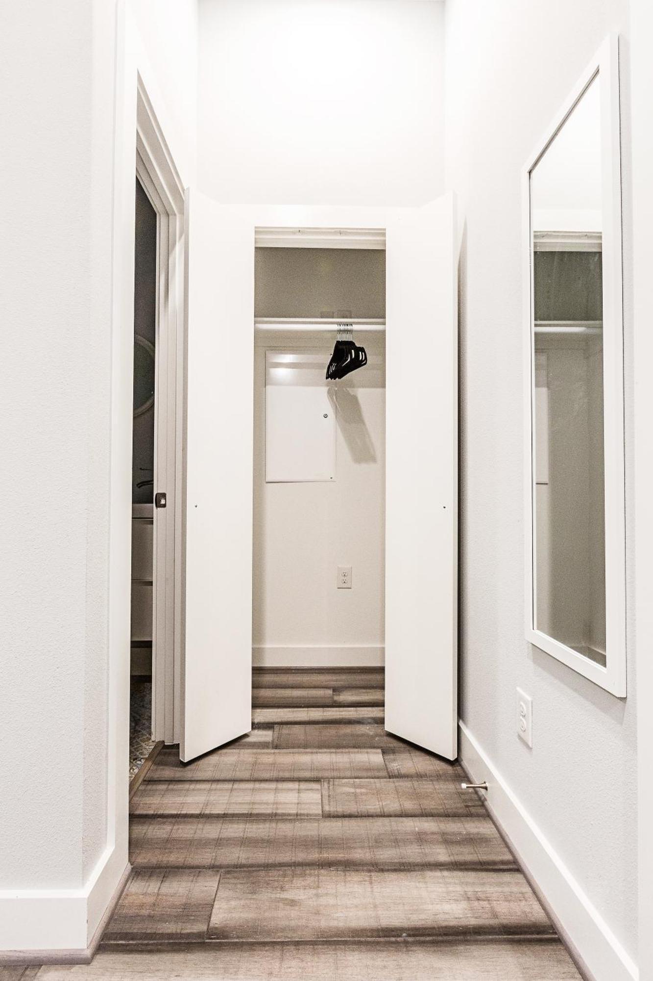 Montrose Guesthouse Suites By Dunyha Houston Eksteriør billede