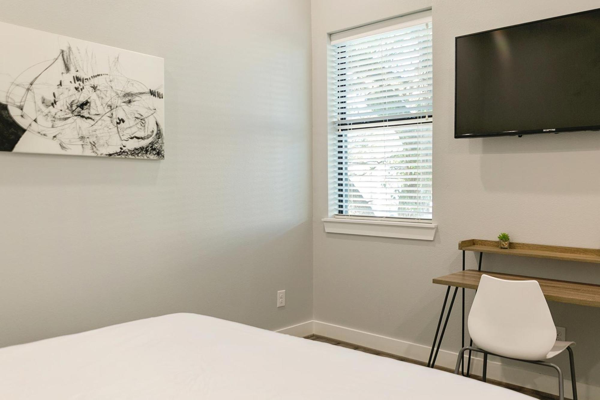 Montrose Guesthouse Suites By Dunyha Houston Eksteriør billede