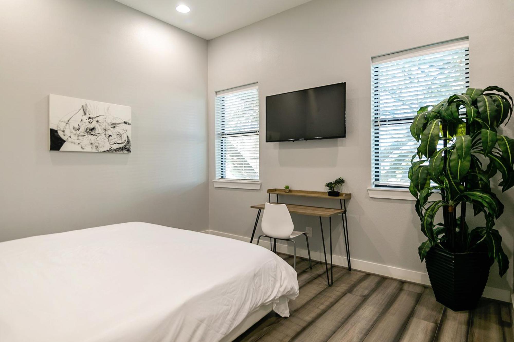 Montrose Guesthouse Suites By Dunyha Houston Eksteriør billede